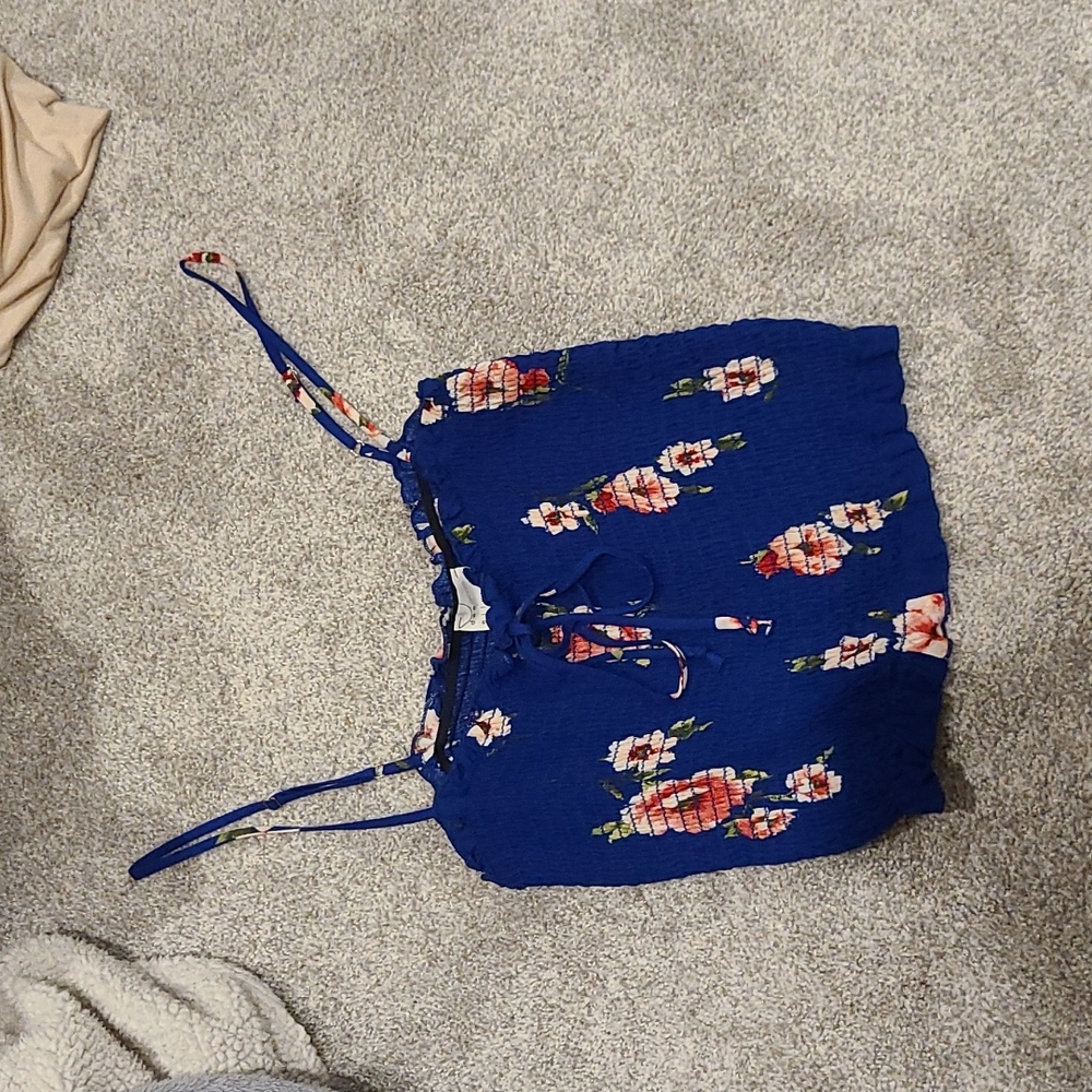 NWT Dee Elly smocked blue crop top from stitch fix size s